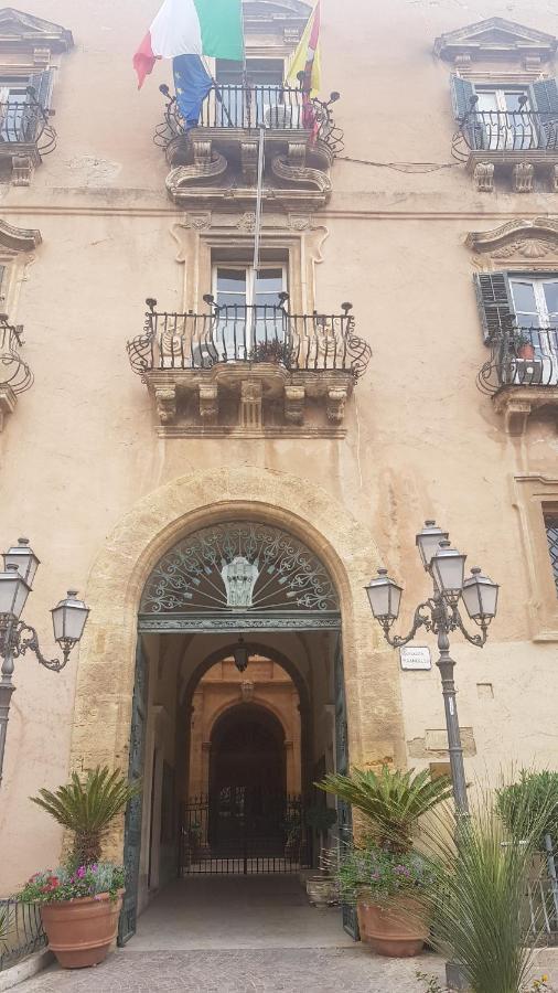 Il Museo Di Teresa Piazza Del Teatro Centrale Agrigento Buitenkant foto